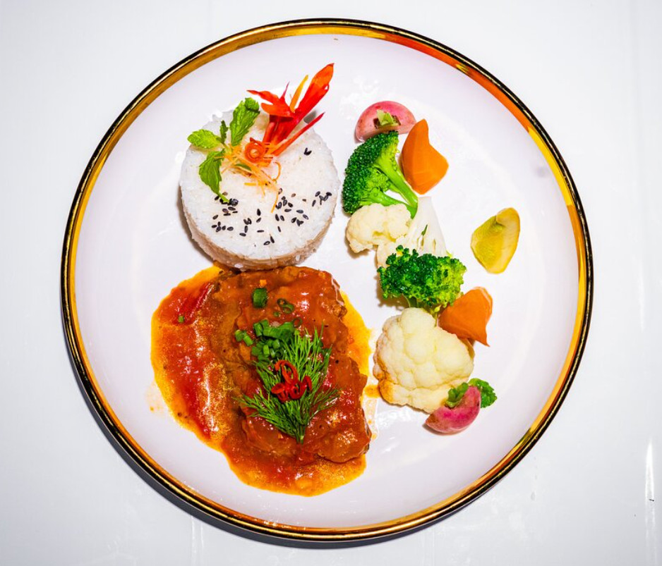 Hemibagrus with tomato sauce